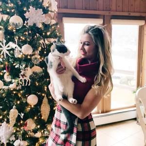 Meet your Posher, Chloe